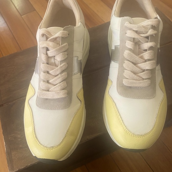 WHITE RAVEN - Picture 2 of 6